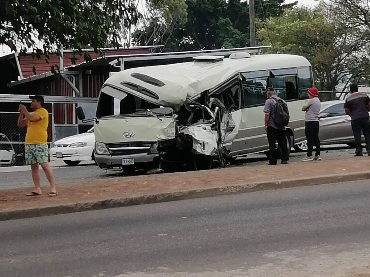 Cuatro Heridos Deja Choque Entre Rapidito Y Un Cami N Cisterna