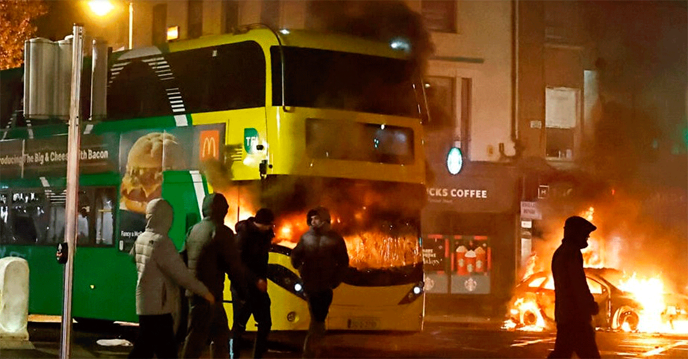 Unos 34 detenidos por disturbios en Dublín tras el apuñalamiento de