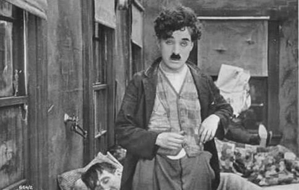 Charles Chaplin, de una forma sutil e inteligente, hacer una crítica de la desigualdad social imperante en su tiempo.