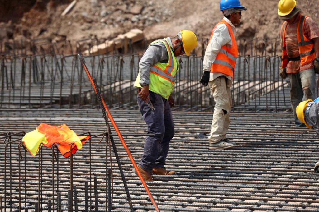 Xiomara Castro supervisa avances en la Construcción del Búnker Oncológico del Hospital San Felipe