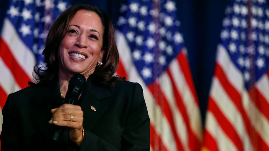 La campaña Biden-Harris, junto con el Comité Nacional Demócrata y los partidos estatales, contaba con un total de $240 millones a principios de julio. De esta cantidad, $96 millones estaban directamente asignados a la campaña presidencial, la cual se ha reestructurado oficialmente bajo el nombre "Harris for President"