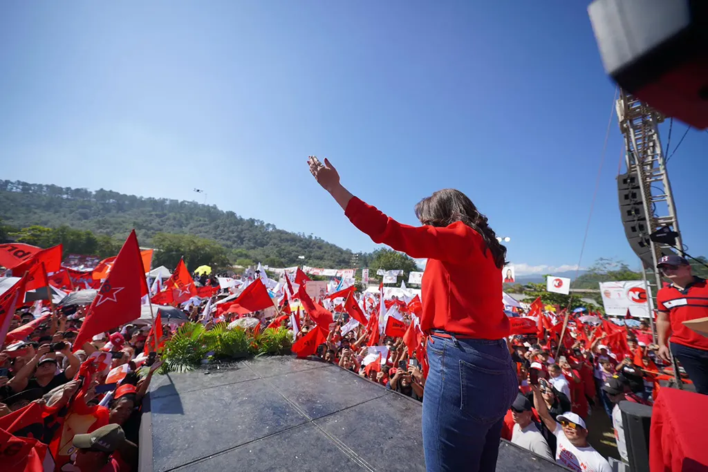 Rixi Moncada en su lanzamiento de precandidatura por el Partido LIBRE en Santa Barbara